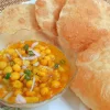 Plaine Poori + Matar Ghughni (4 Pcs)